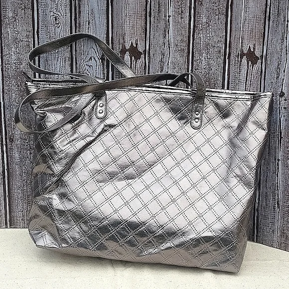 Bath & Body Works Silver Quilted Envelope Tote Bag - Picture 3 of 10